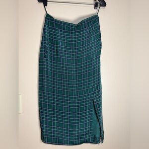 Dana Buchman Green Plaid Pencil Skirt with Side Slit